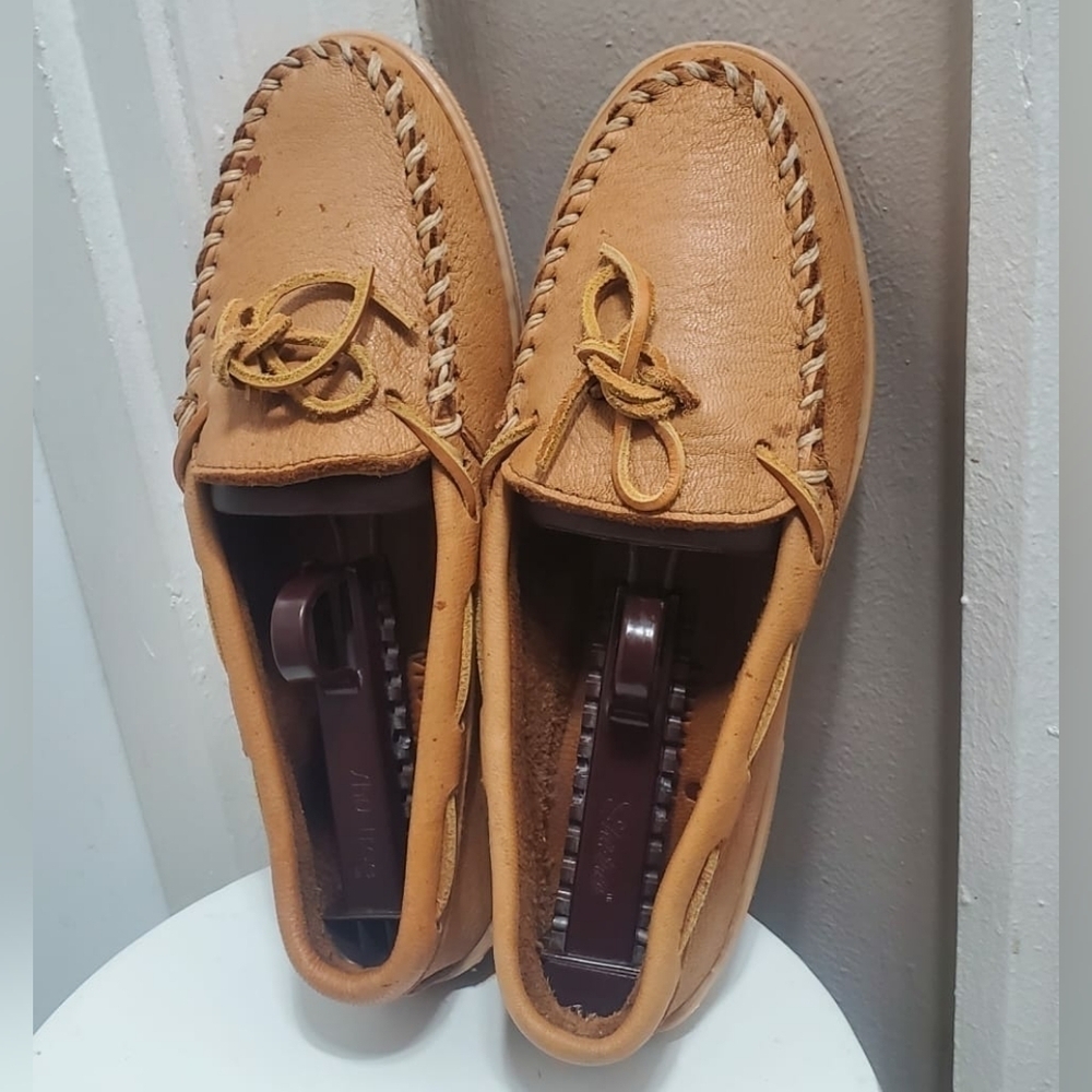 Minnetonka Classic Moccasins Women Leather Rawhide Slip On Loafers Size 7 & 8🌴✌ - Picture 3 of 14